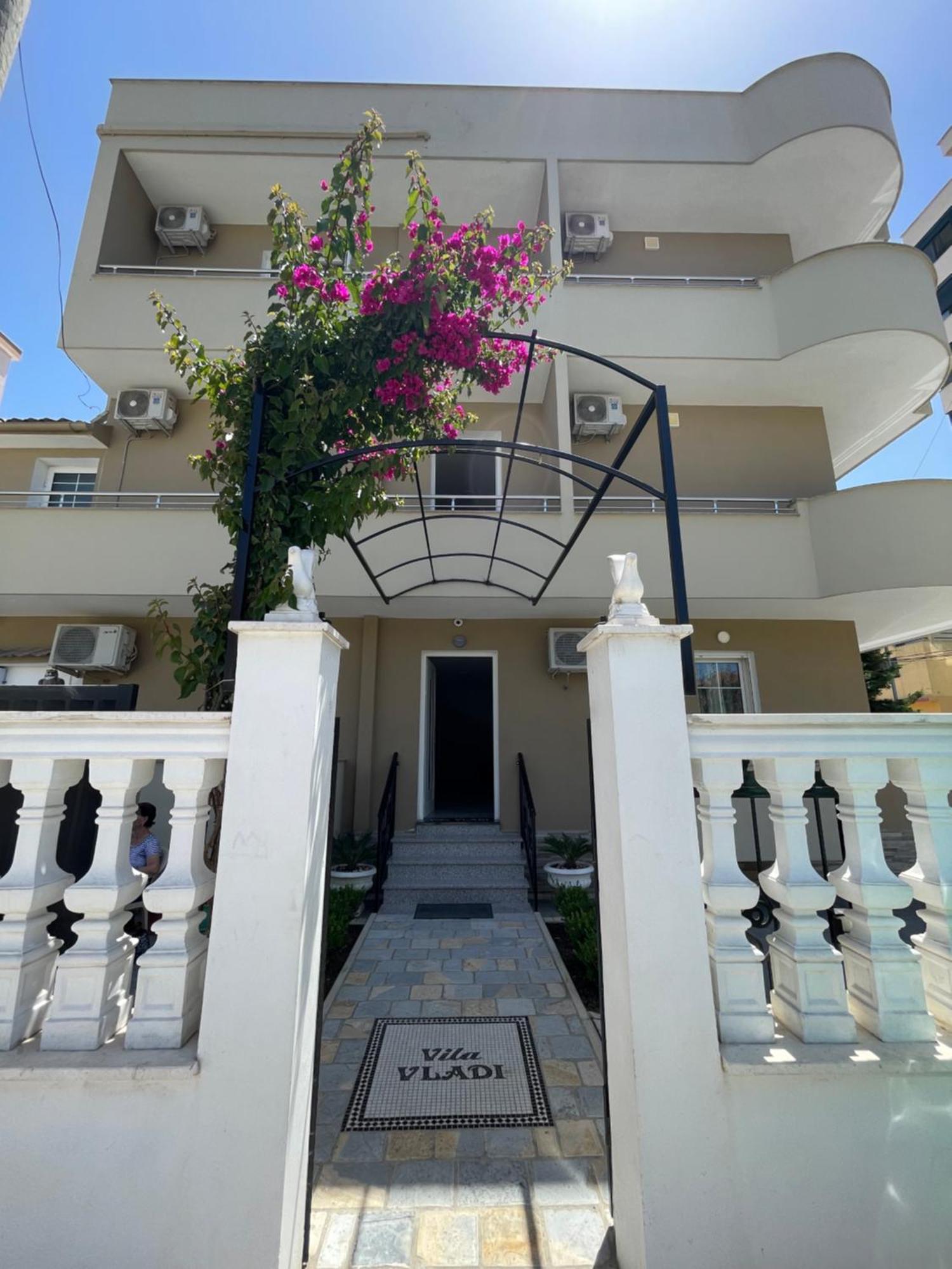 Vila Vladi Durres Exterior photo