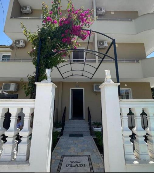 Vila Vladi Durres Exterior photo